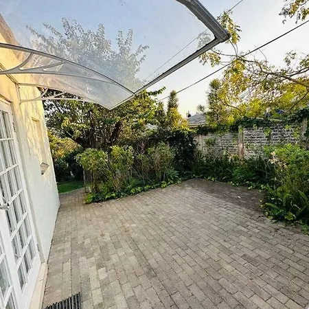 Homey Flatlet In Beacon Bay East London Exterior foto