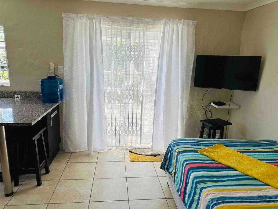 Homey Flatlet In Beacon Bay Apartment *